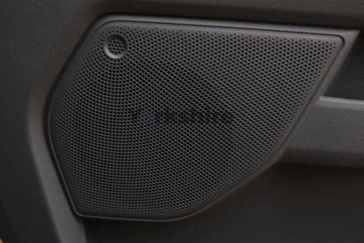 This is the Transit 320 Custom L1H1 DCiV Sport Hybrid vehicle.